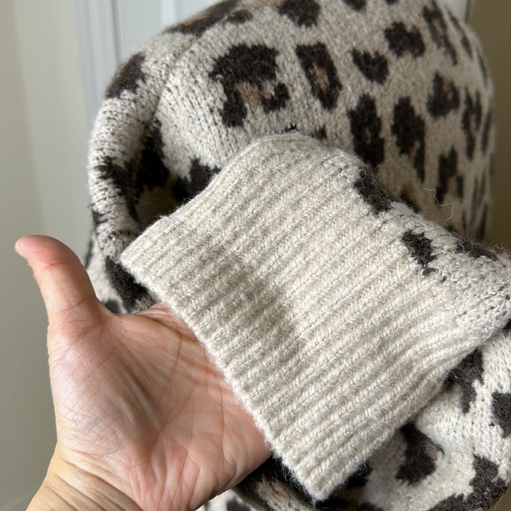 J. Crew Oversized Sweater Cardigan in Leopard Print SzM - Picture 6 of 11
